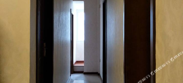 泸定红桥宾馆图片