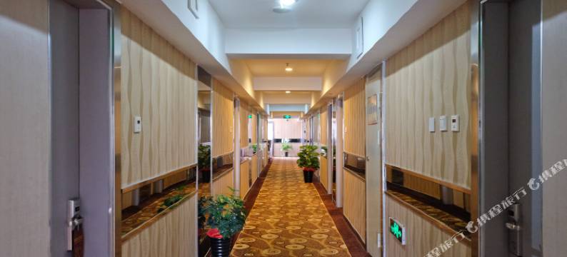 乌鲁木齐富森e嘉商务酒店(乌鲁木齐和平都会人民电影院店)图片