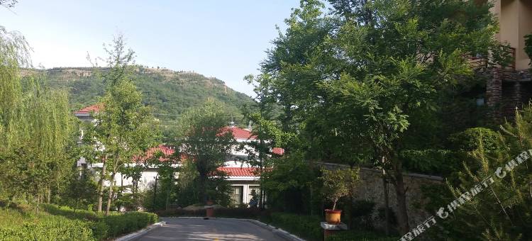 泗水安山春秀酒店图片