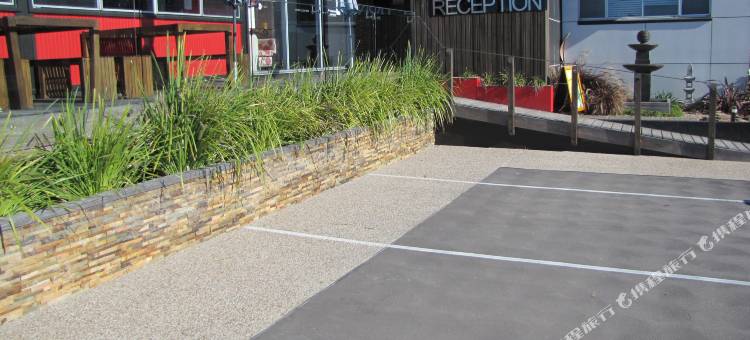 银泰网上品汽车旅馆(Top of the Town Motor Inn)图片