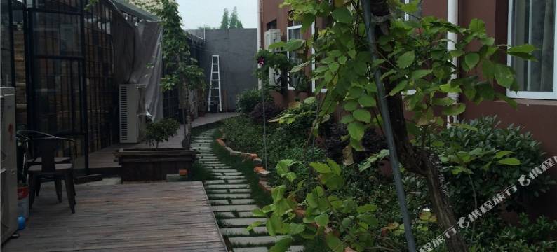 上海远洋青年公寓(场中路地铁站店)图片