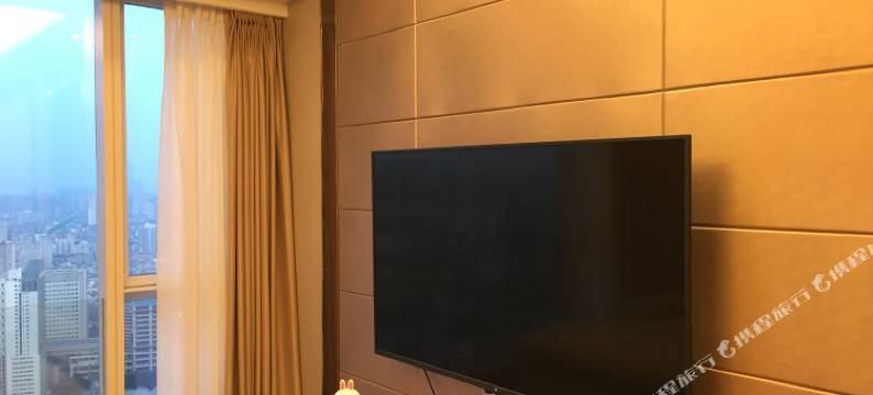 成都270度全落地窗观景房普通公寓图片