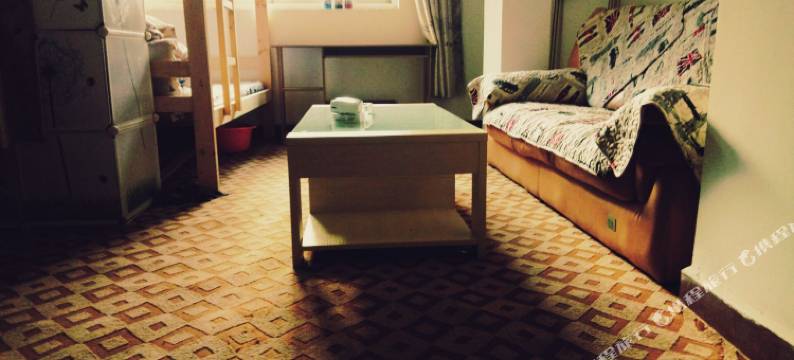 艳阳天青年旅舍(西安钟鼓楼回民街店)图片