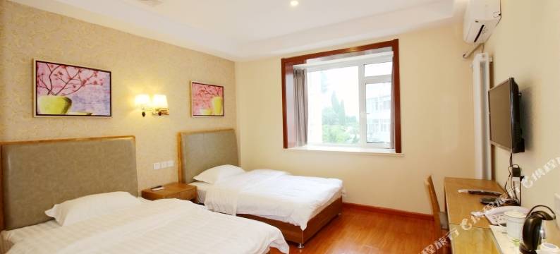 星期五主题酒店(青岛五四广场奥帆中心店)图片