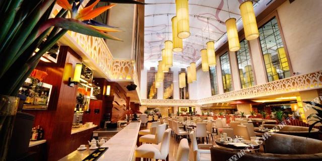 佛山皇冠假日酒店1晚含双早 2大1小自助晚餐套票/休闲健康沐足套票(2