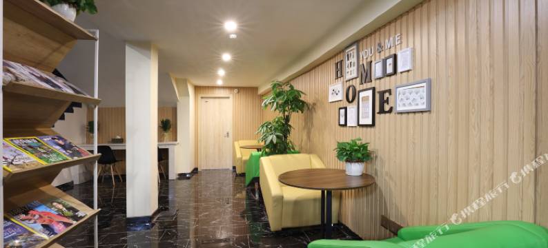 凡客电竞主题宾馆(昆山玉山广场地铁站店)图片