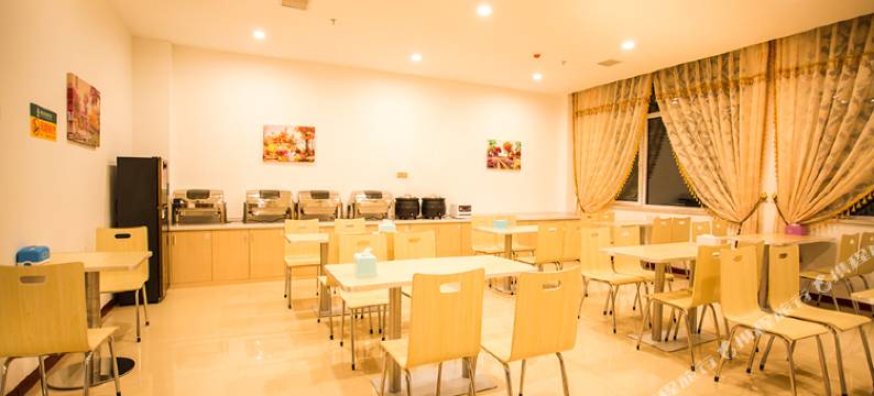 青岛赫润酒店(动车小镇店)图片