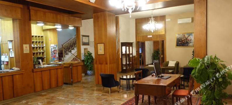 赫米缇吉酒店(Hotel Hermitage)图片