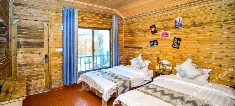 涠洲岛东海岸羽霖木屋图片