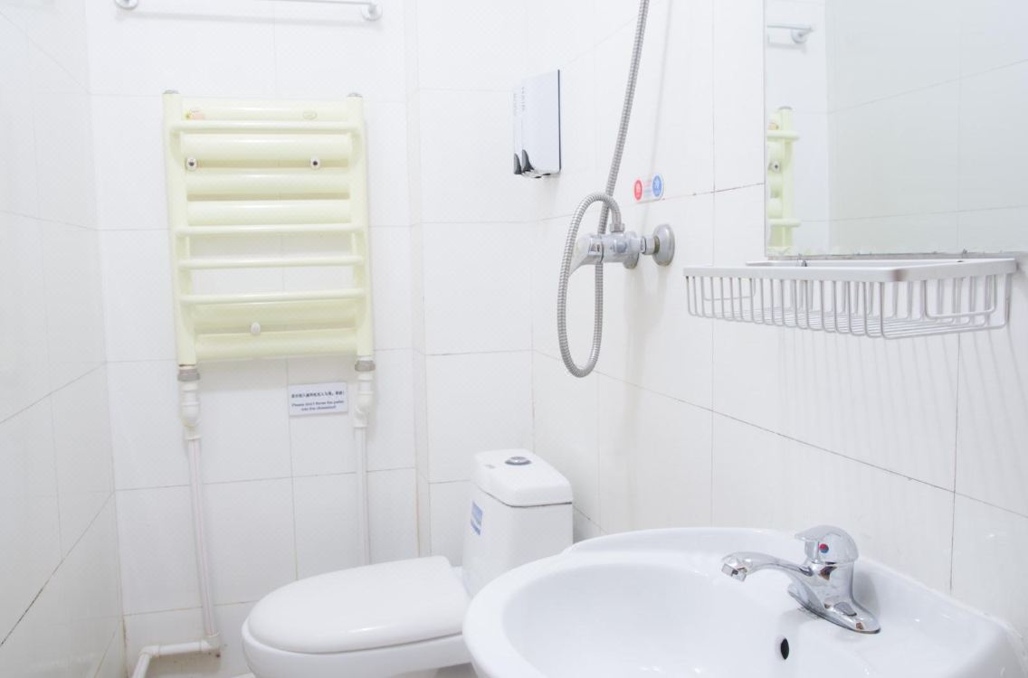 Dalian Tiantian International Youth Hostel Hotel Reviews - 