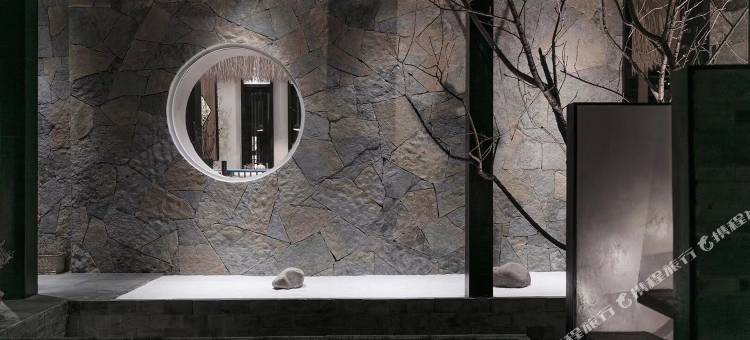 丽镘丨花林溪畔徽派诧寂风度假庭院(丽江古城南门木府店)图片