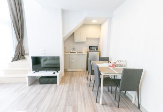 Locals Prio ChiangMai Central Airport PlazaHotel Overview