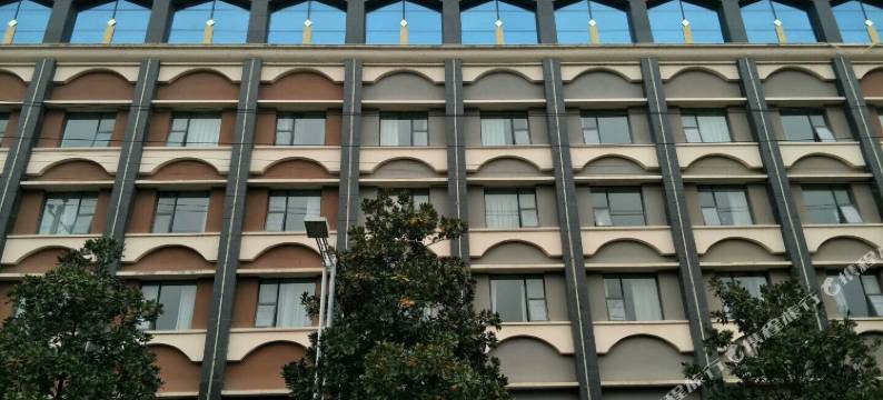 保康品薇国际假日酒店图片