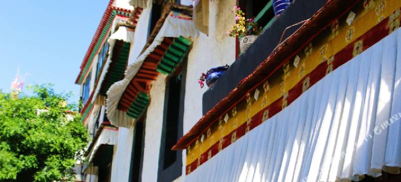 拉萨尧西平康古建大院图片