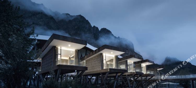 八宿然乌国际自驾房车露营营地图片