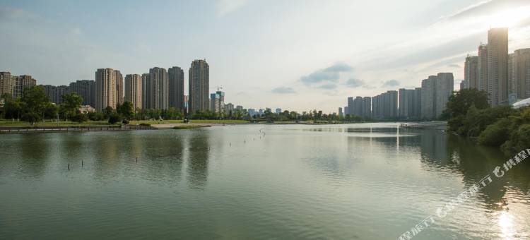 长沙甜馨湾酒店(梅溪湖文化艺术中心地铁站店)图片