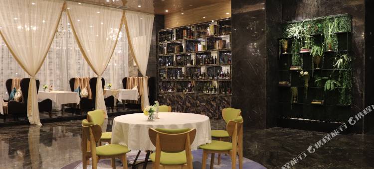 西游童话酒店(桂平西山景区店)图片