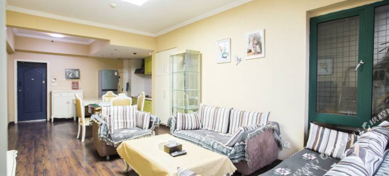 优美酒店式公寓(重庆解放碑好吃街店)图片