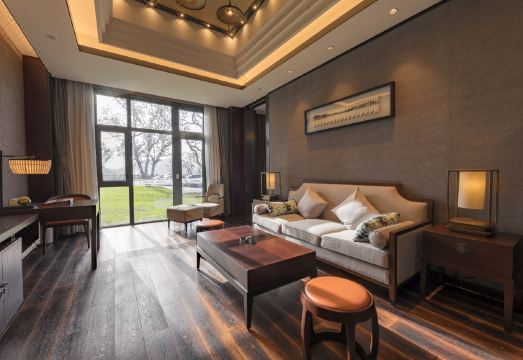 Western Evergreen Pu Zhen HotelHotel Overview