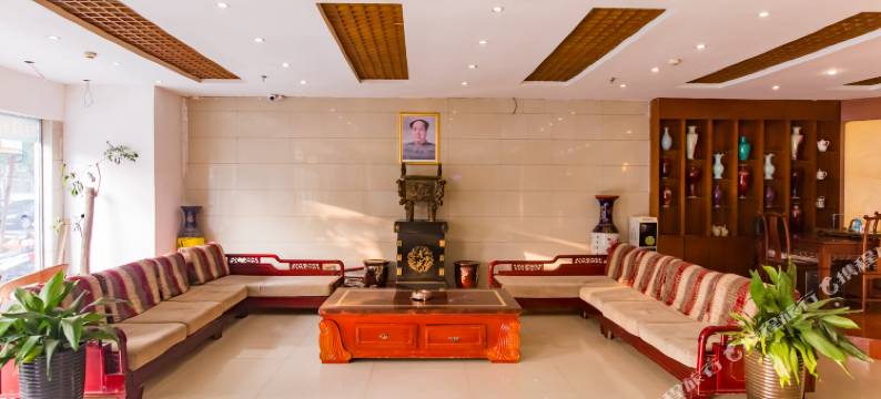 新绿园宾馆(宝丰县中心汽车站店)图片