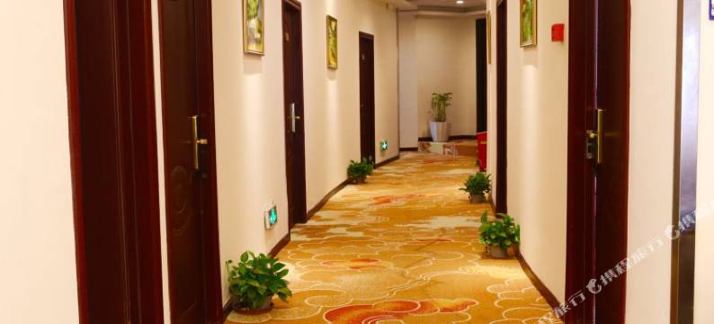 重庆禾圣元酒店(重庆西站店)图片