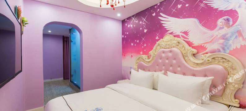 爱尚蓝精灵主题客栈(万家丽国际MALL高桥北地铁站店)图片