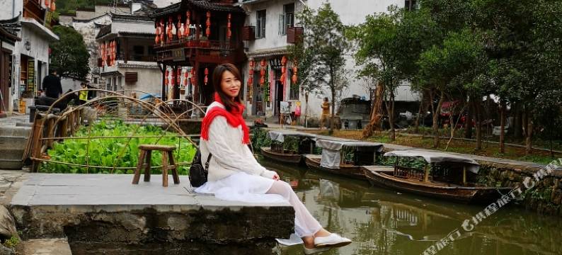 婺源石城枫红酒家图片