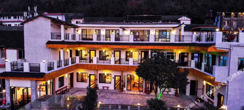 兴义万峰林浅山里客栈图片