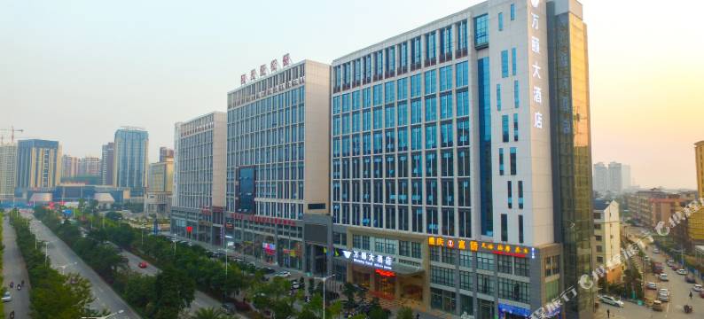万颐大酒店(钦州东站长融世贸广场店)图片
