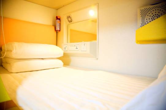 延安太空舱青年旅舍