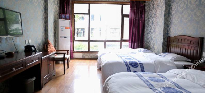 张家界溪布街陆号客栈图片