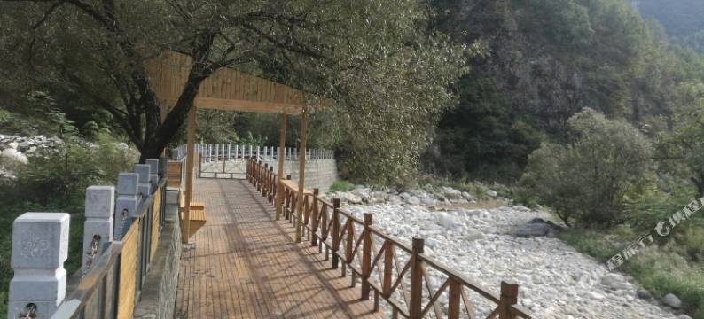 宁陕燕子民宿图片