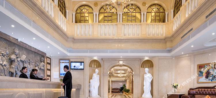 维也纳国际酒店(云浮市中心益华广场店)图片