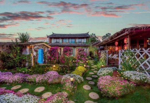 丽江墨竹瓦舍客栈外景图