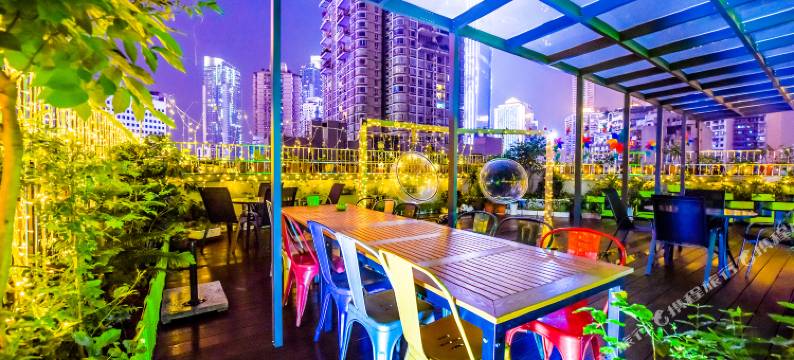 何夜青旅酒店(重庆解放碑步行街店)图片