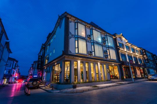 选择房间开业:2019大理云宿山海客栈位于大理苍山与洱