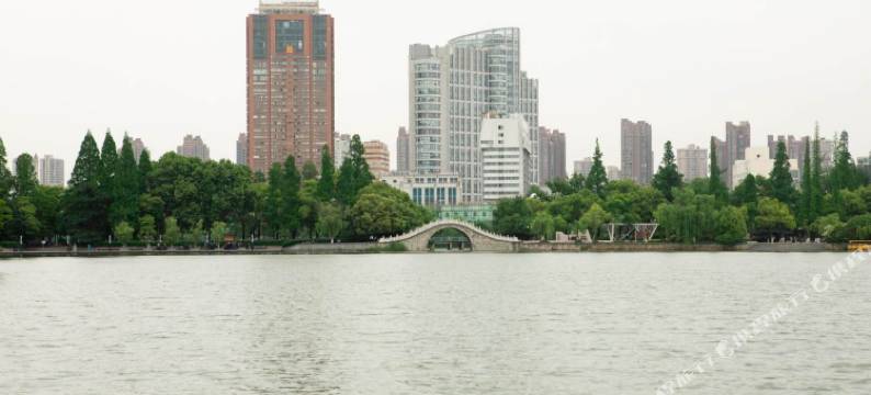 曼斯顿假日酒店(中山路步行街芜湖高铁站店)图片