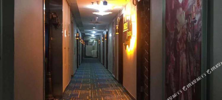 城城梦幻影音电竞轻奢酒店(沈阳站店)图片