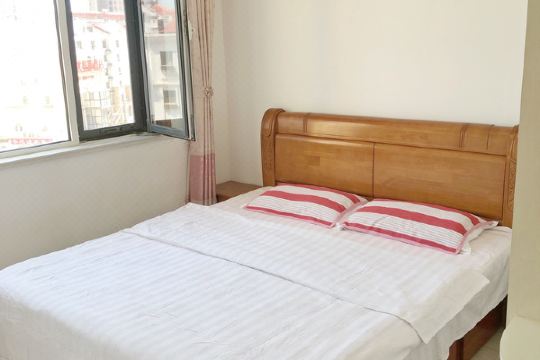 青岛范范de沙滩家庭公寓(4号店)预订价格,联系电话位置地址【携程酒店