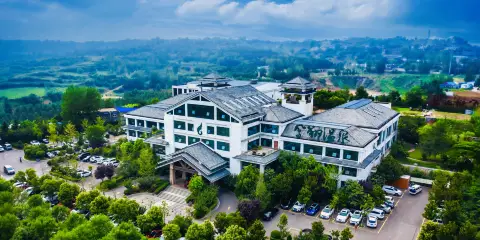 洛陽鳳翔温泉酒店(龍門高鐵站店)