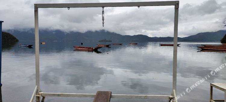 泸沽湖遇见木屋摩梭花楼民宿图片