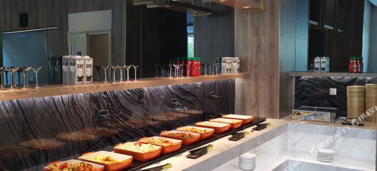 宜尚PLUS酒店(武汉东湖学院大花岭地铁站店)图片