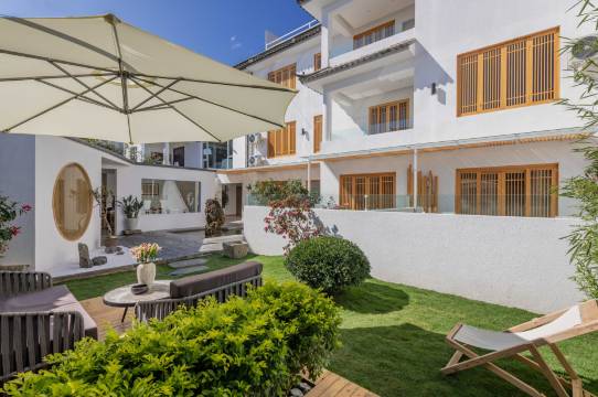 大理山外原木艺术民宿(大理古城店)