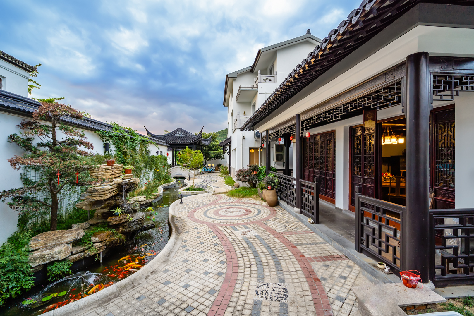 stay shesayOver view