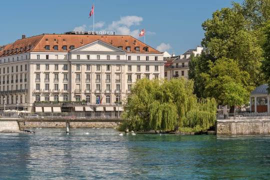 貝爾格日內瓦四季酒店