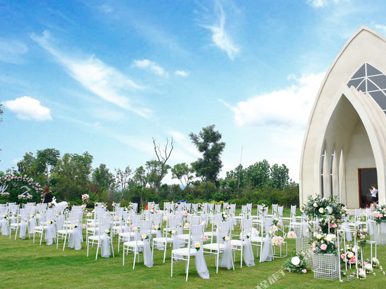 诚城乐活酒店(新乡凤凰谷乐活小镇店)