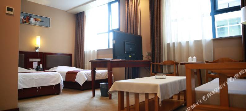 镇安正和假日酒店图片