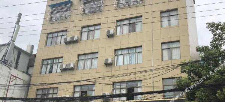 普安盛夏时光酒店图片