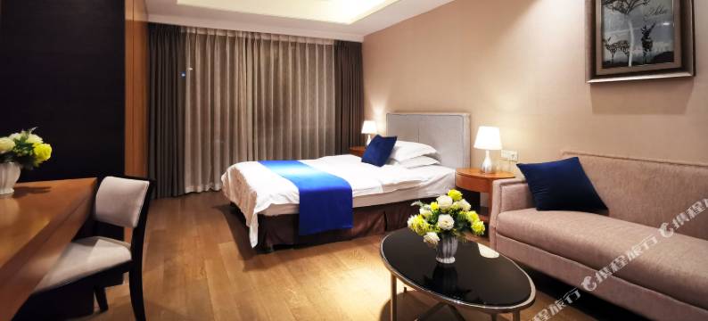 瑞蓝铂悦精筑公寓(青岛火车站店)图片