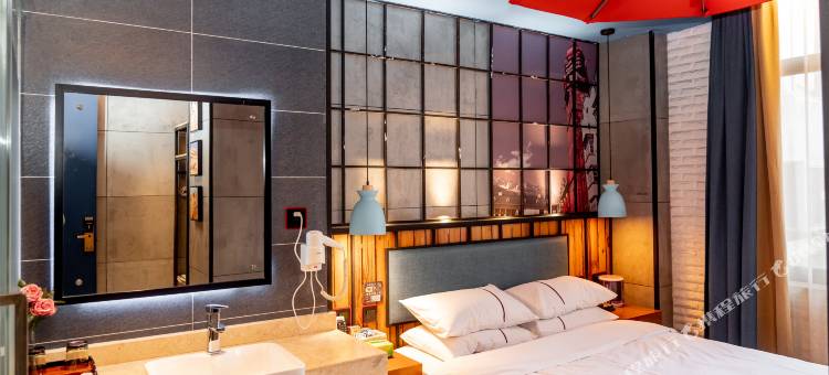 伊佳Loft主题酒店(平顶山火车站店)图片